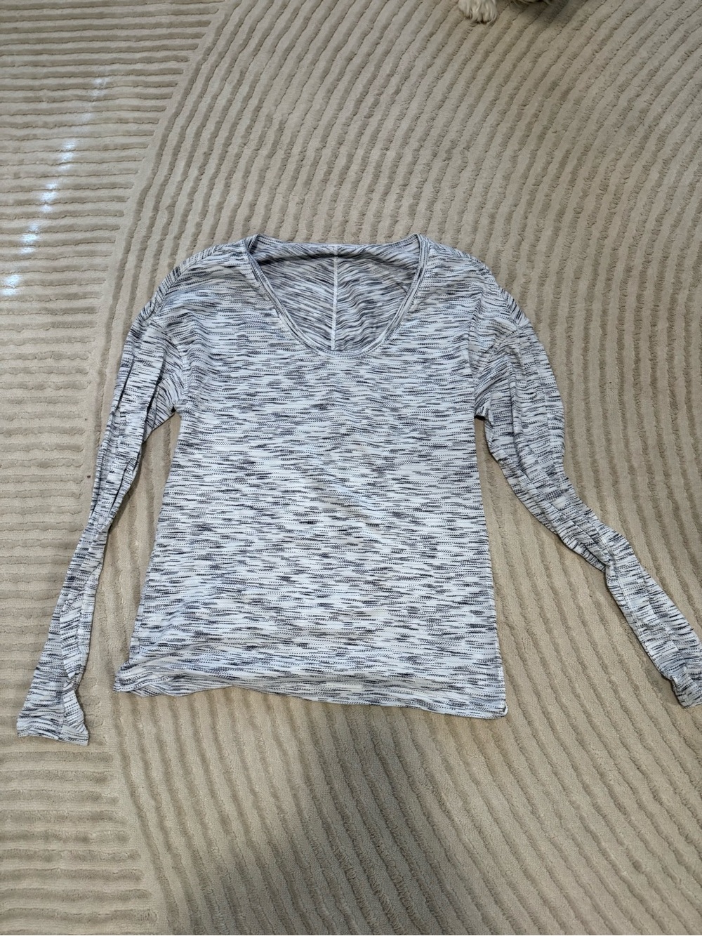 Lululemon Meant to Move Long Sleeve Shirt Size 4